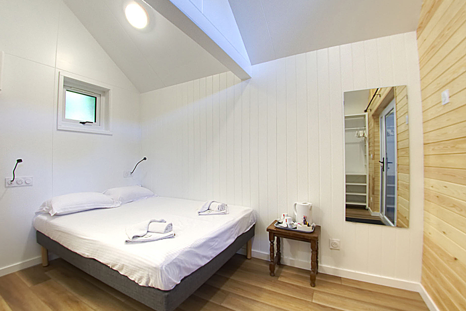 CDb-Pod-Driver-Bedroom-2