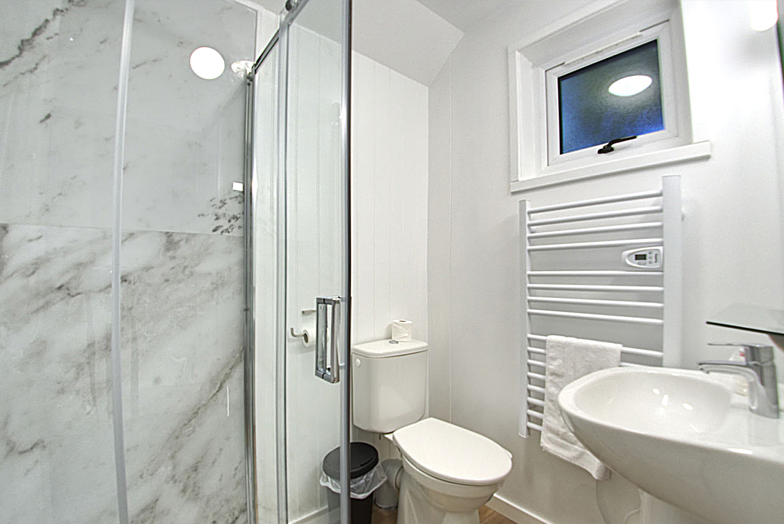 CDb-Pod-Student-Shower-2
