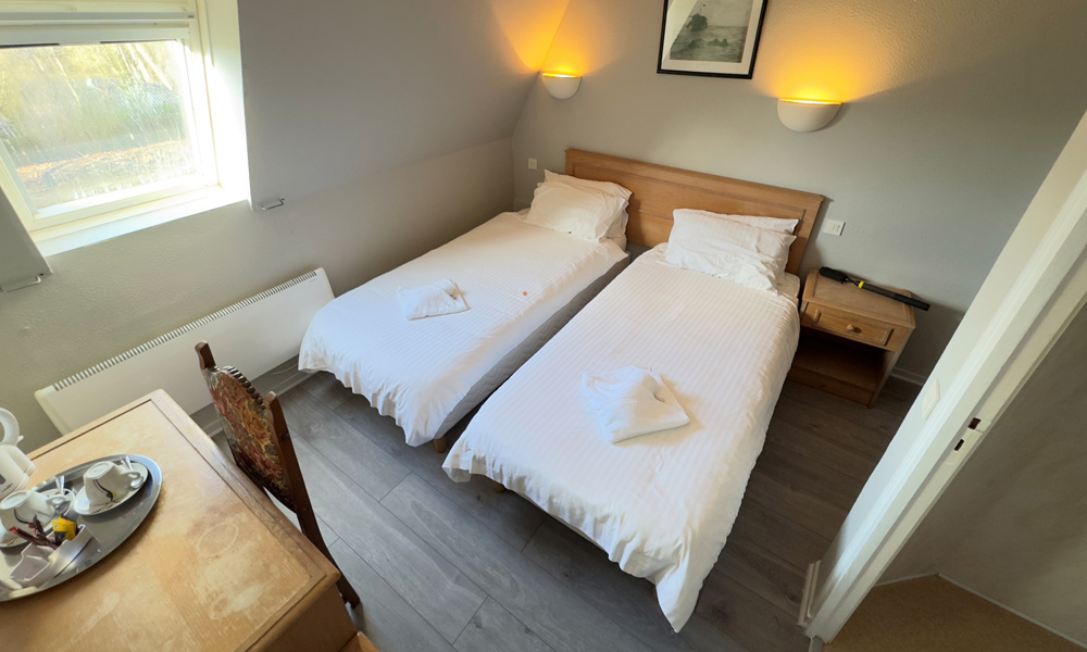 Villa-Mathilde-Twin-Bed-Room